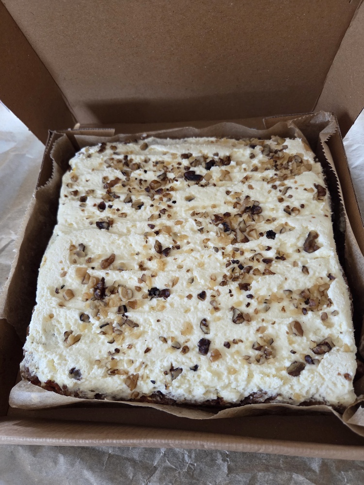 Gluten free Carrot & Walnut Tray Bake (9 slices) - Image 2