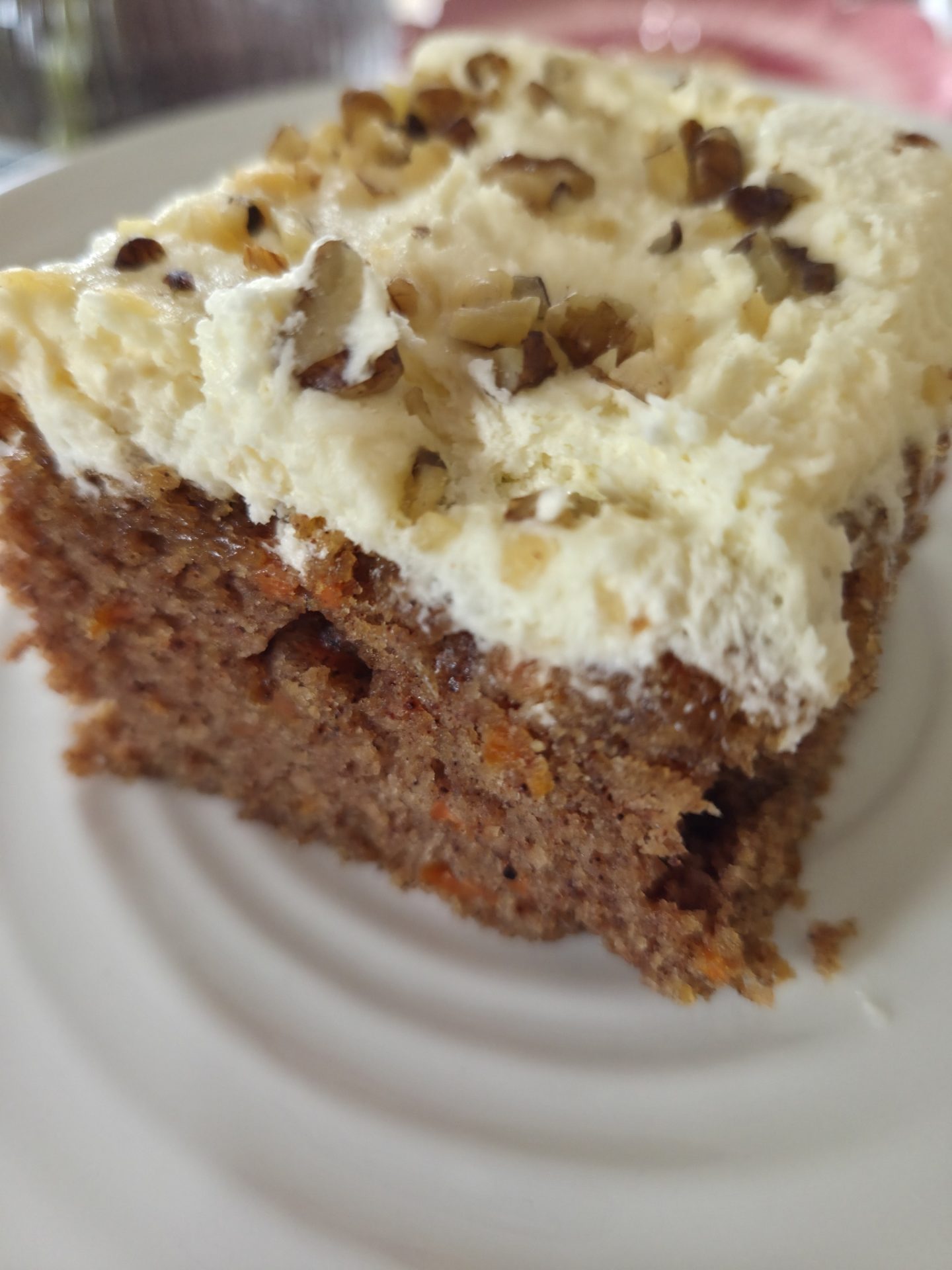 Gluten free Carrot & Walnut Tray Bake (9 slices)